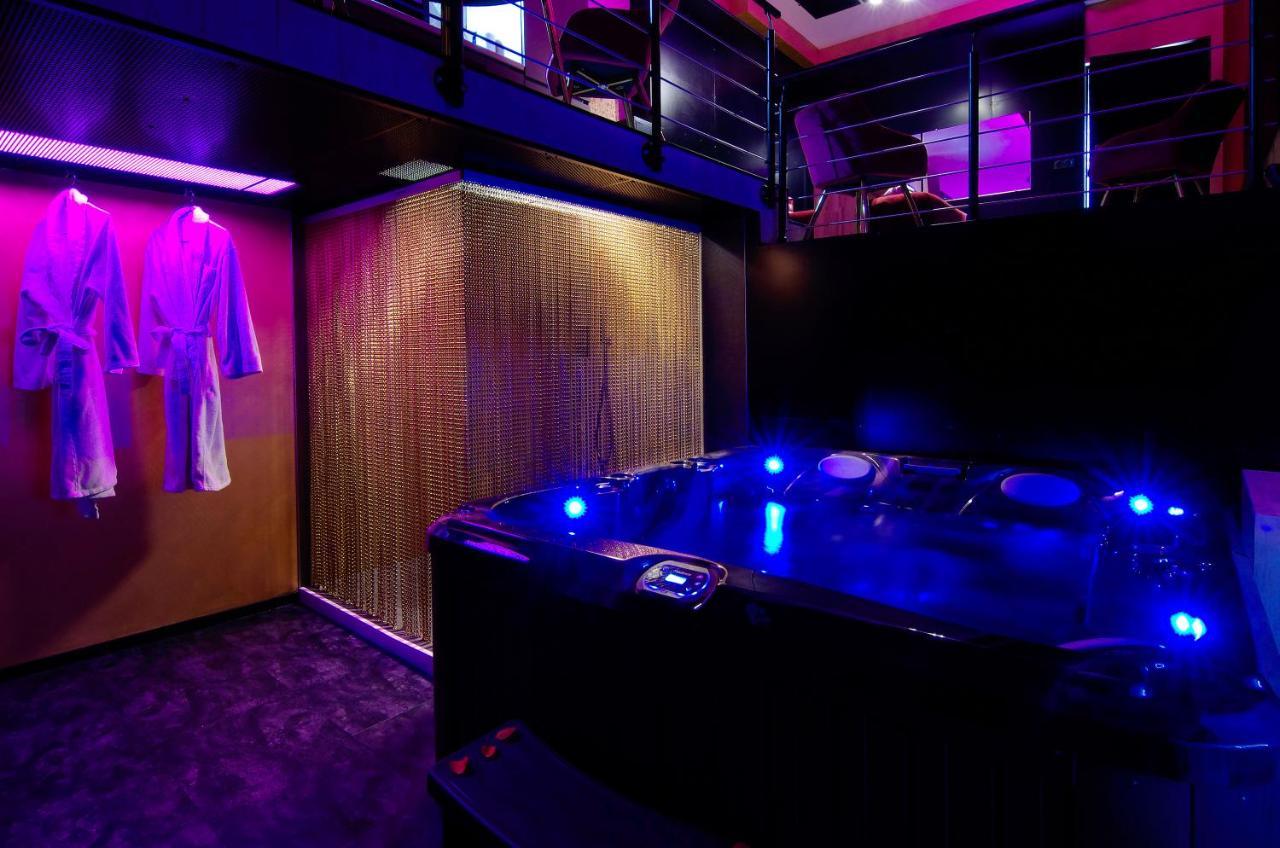 Mieuxqualhotel Jacuzzi Privatif Love Room Bordeaux Exterior foto